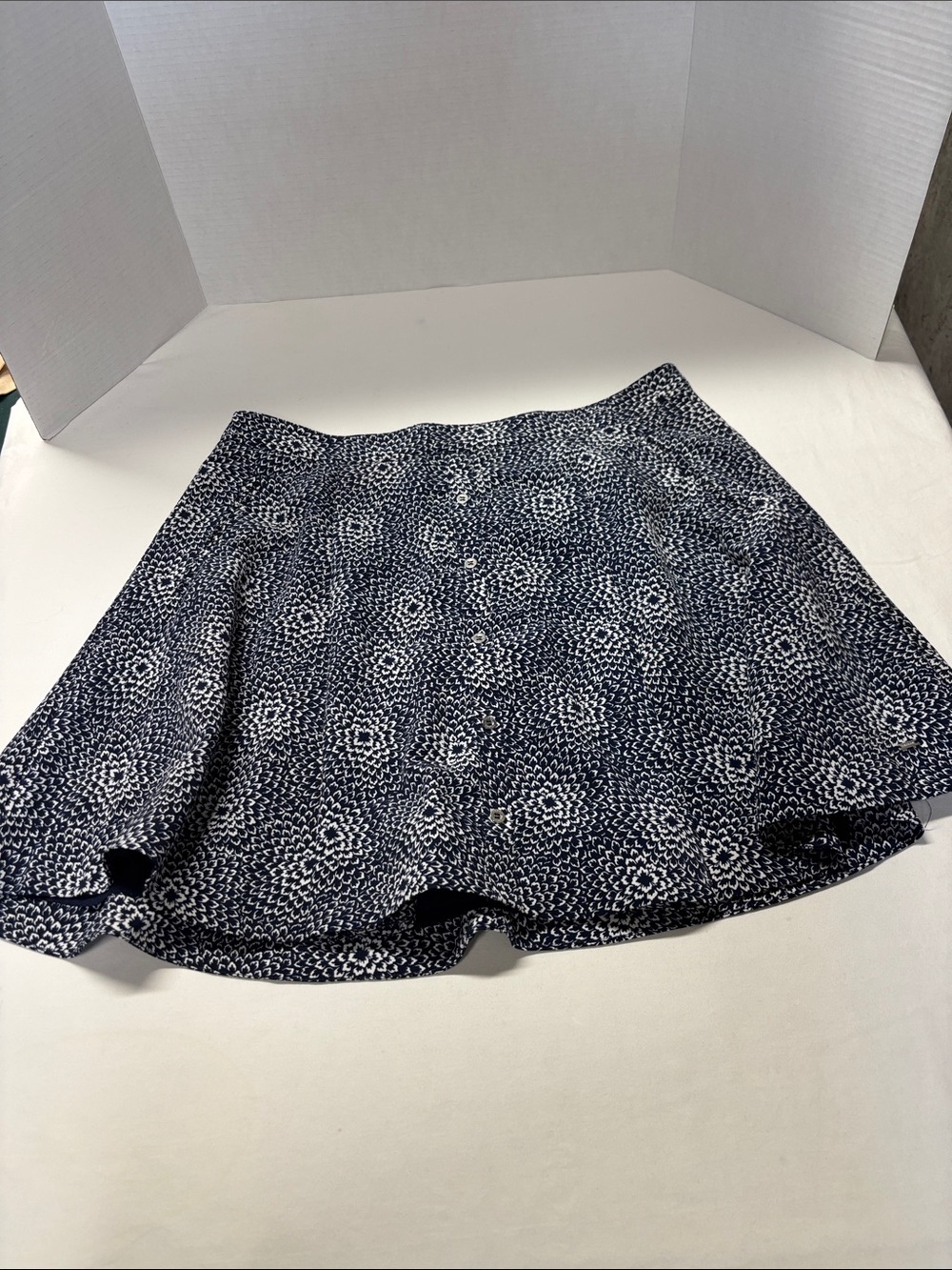 Tommy Hilfiger Navy and White Floral Circle Skirt